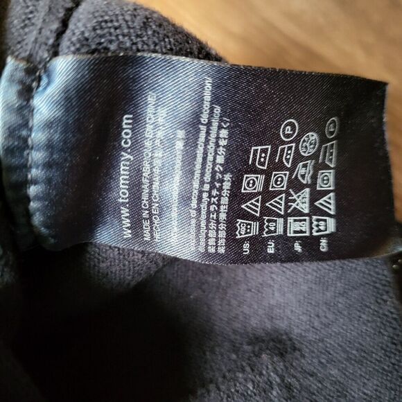 Tommy Hilfiger Men's V Neck Cotton Navy Sweater - Size Large - Picture 7 of 9